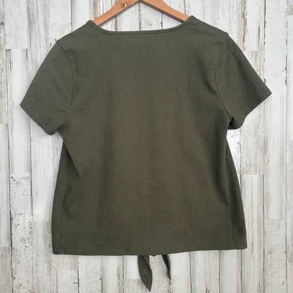 J Crew Textured VNeck Top Medium Green Cropped Boxy Front Tie Preppy Beachy - Picture 2 of 9